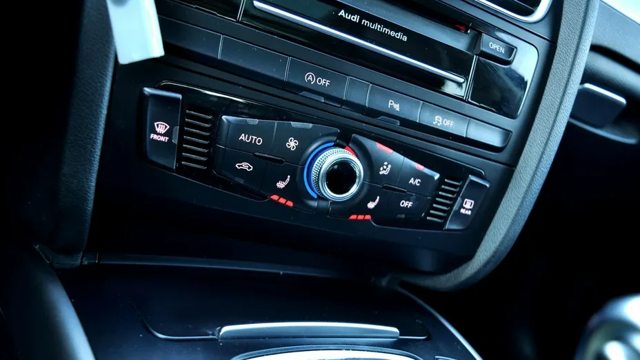 AUDI A4 -