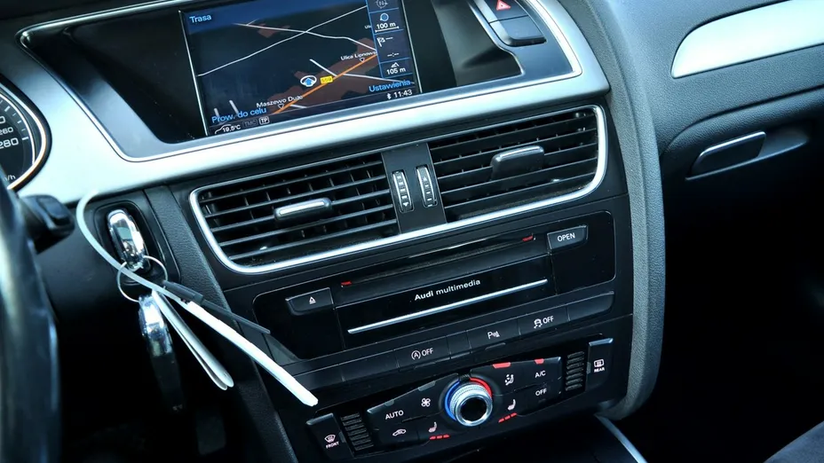 AUDI A4 -