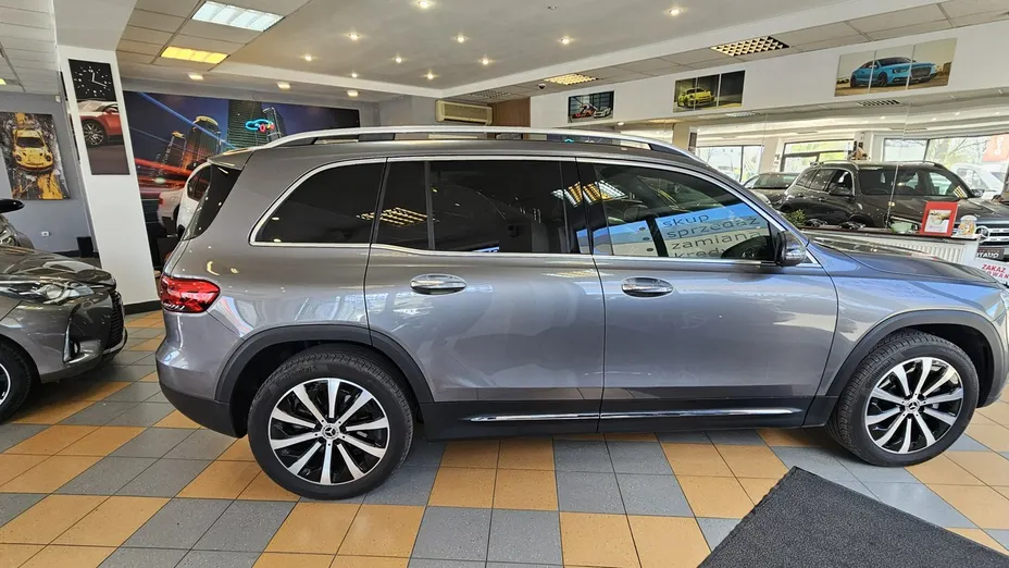 MERCEDES-BENZ GLB -