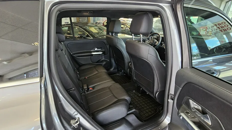 MERCEDES-BENZ GLB -