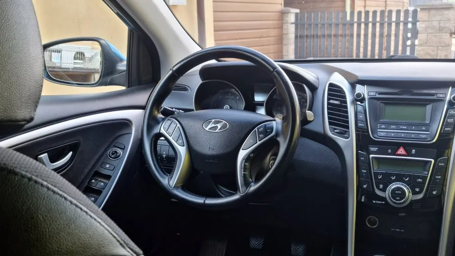 HYUNDAI i30 -