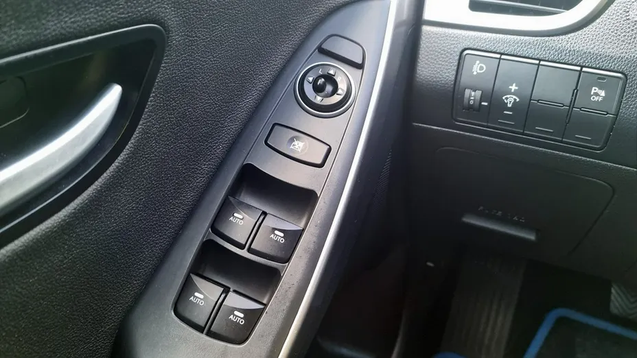 HYUNDAI i30 -