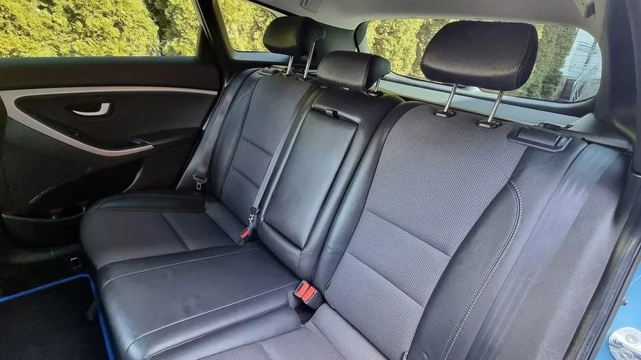 HYUNDAI i30 -