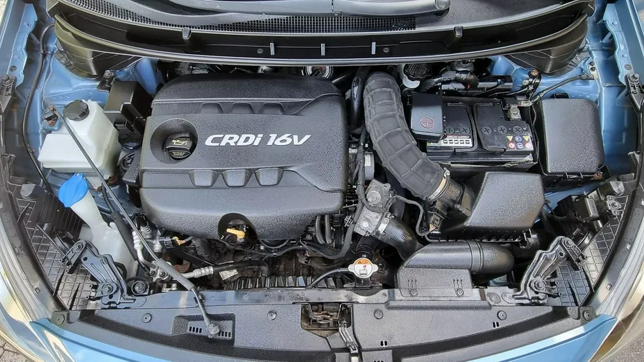 HYUNDAI i30 -