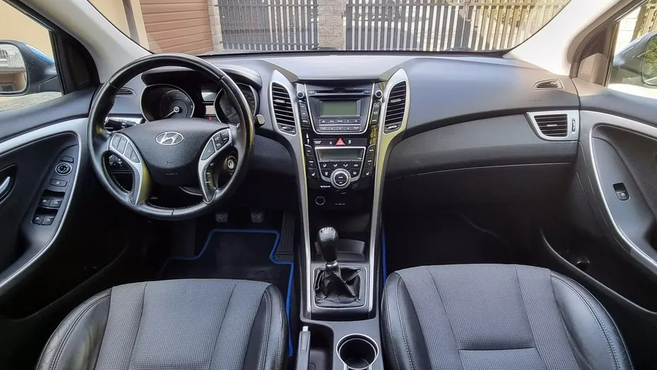 HYUNDAI i30 -