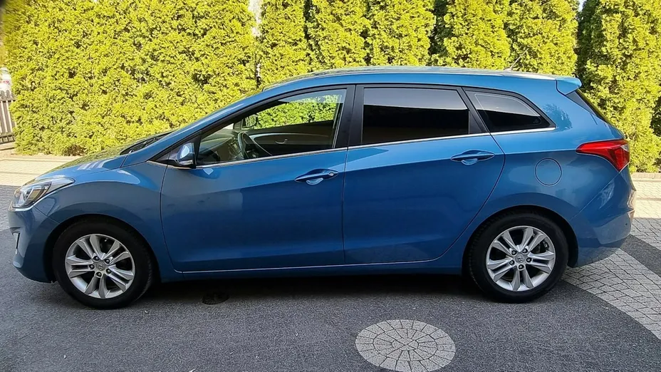 HYUNDAI i30 -