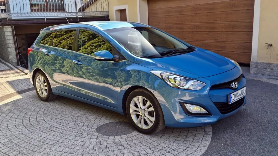 HYUNDAI i30 -