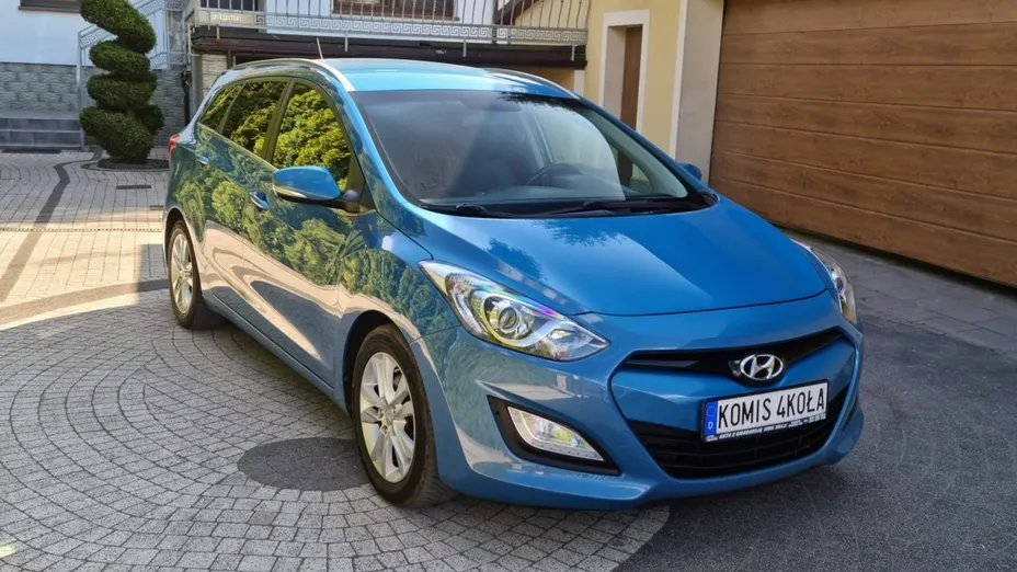 HYUNDAI i30 -