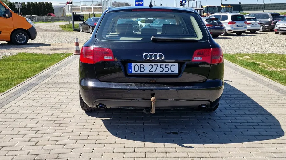 AUDI A6 -