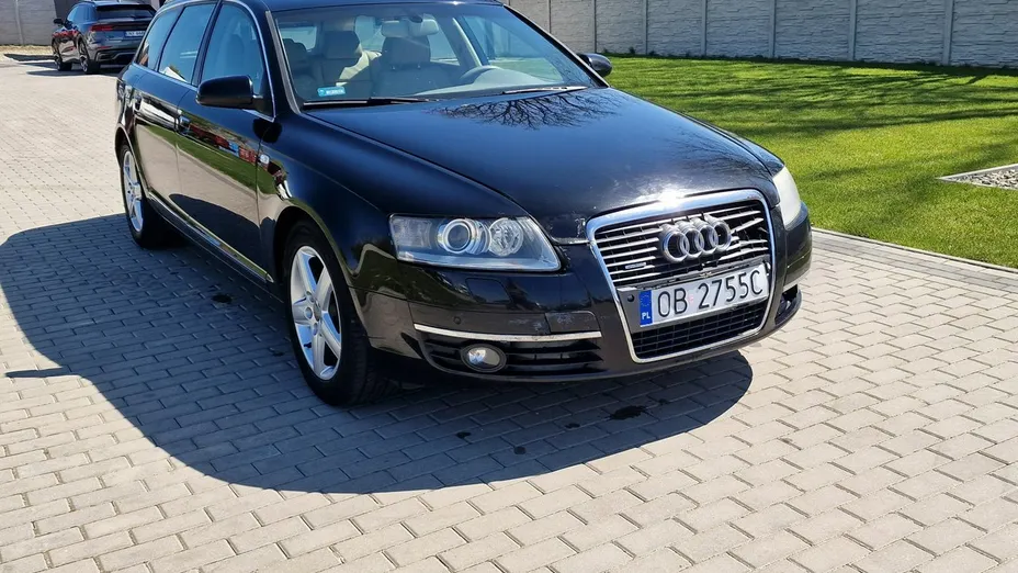 AUDI A6 -
