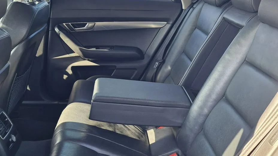 AUDI A6 -