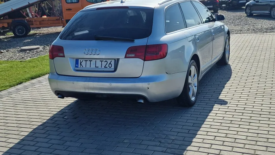 AUDI A6 -