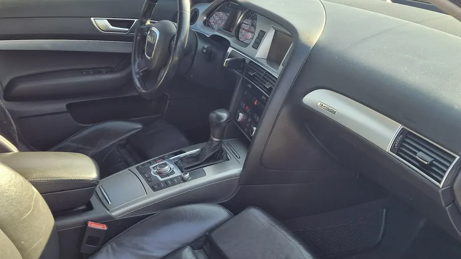 AUDI A6 -