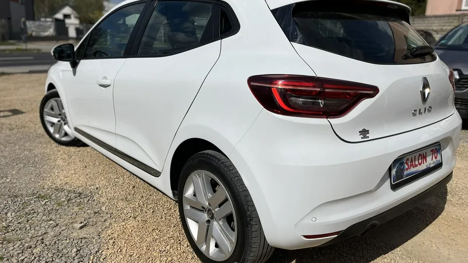 RENAULT Clio -