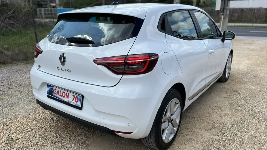 RENAULT Clio -