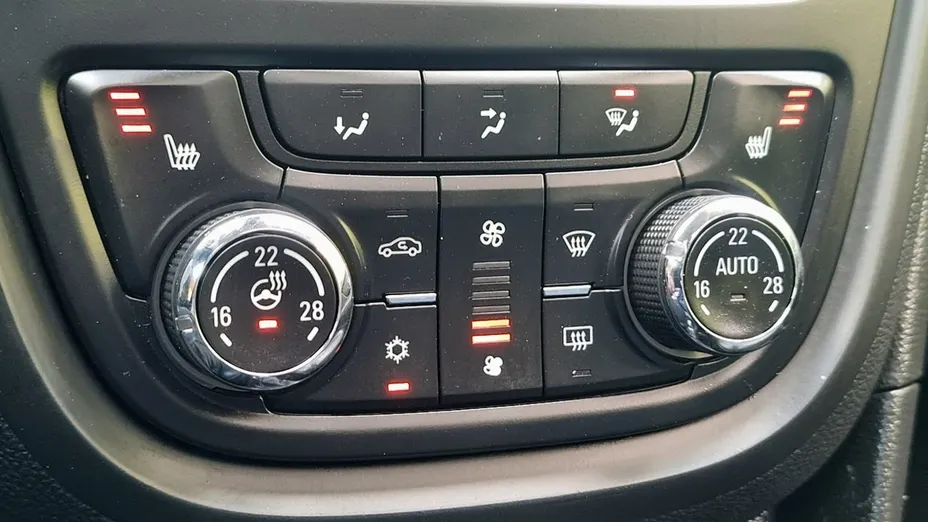 OPEL Mokka -