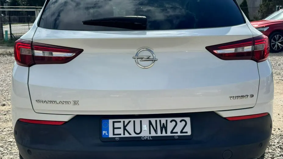 OPEL Grandland X -