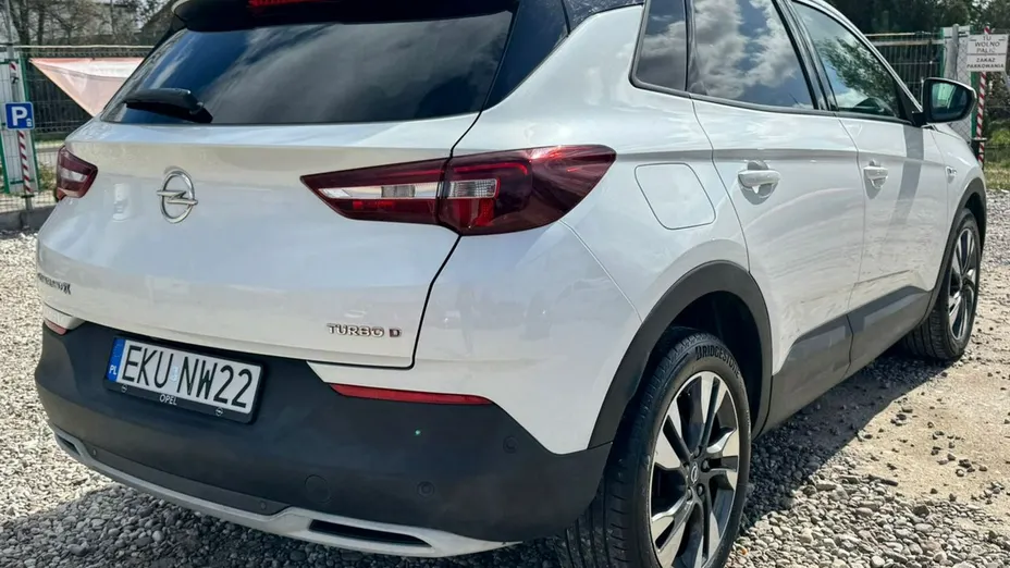 OPEL Grandland X -
