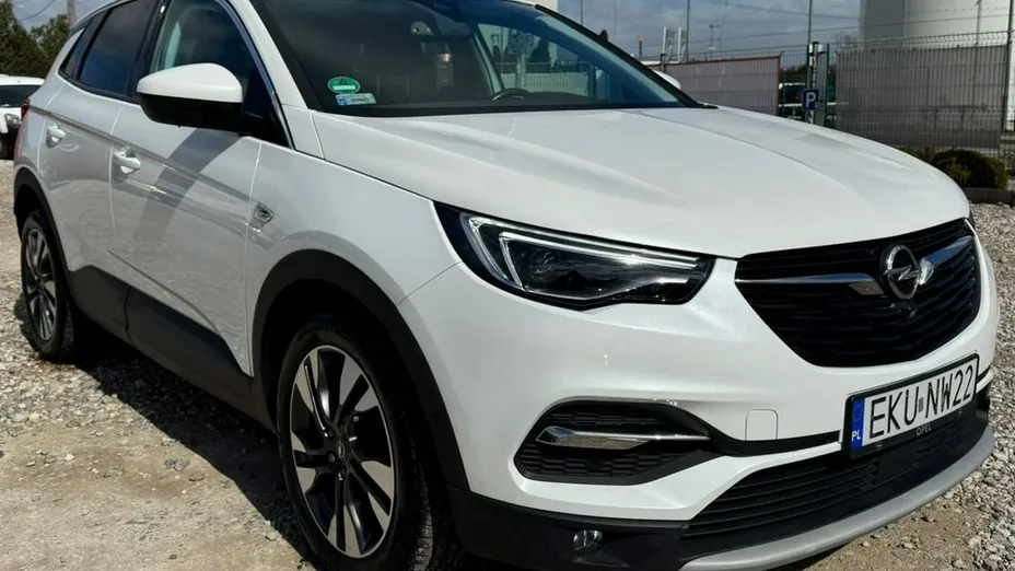 OPEL Grandland X -