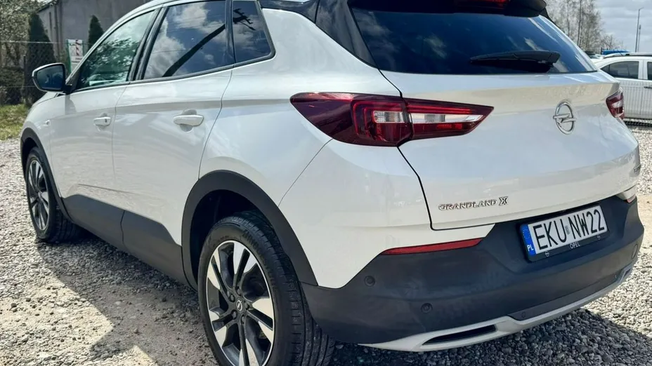 OPEL Grandland X -