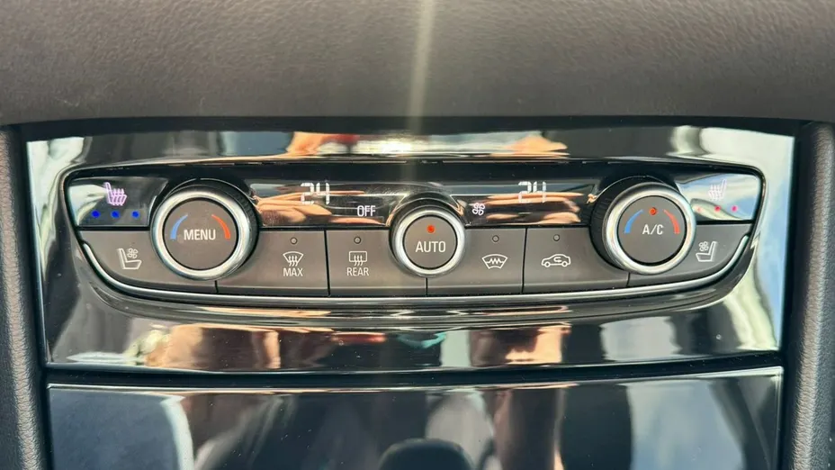 OPEL Grandland X -