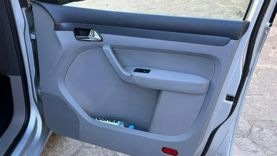 VOLKSWAGEN Caddy -