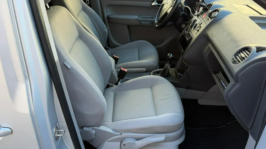 VOLKSWAGEN Caddy -