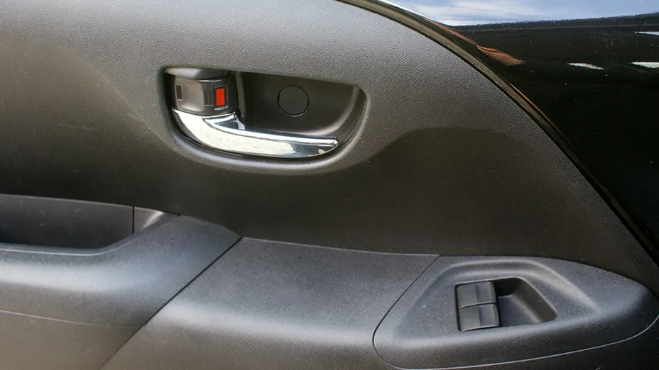 PEUGEOT 108 -