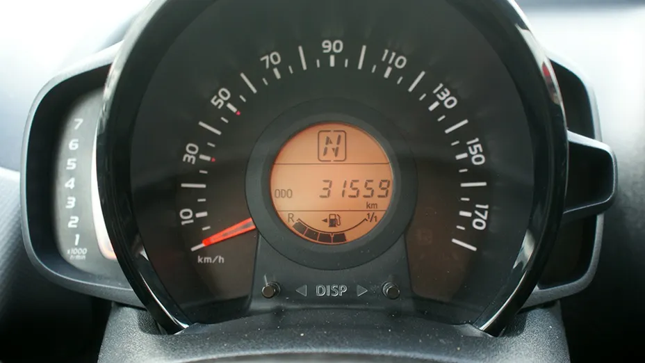 PEUGEOT 108 -