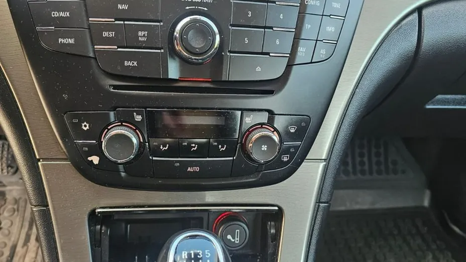 OPEL Insignia -