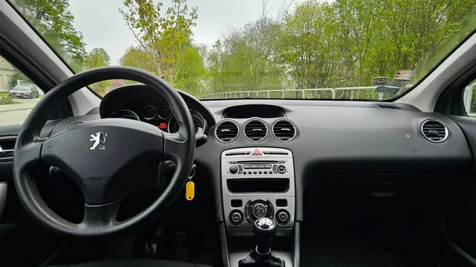 PEUGEOT 308 -