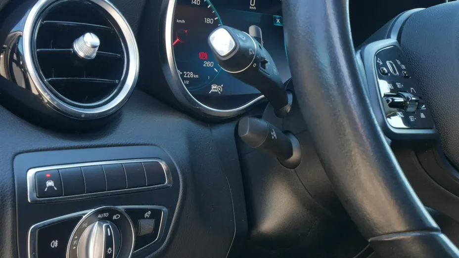 MERCEDES-BENZ C Klasa -