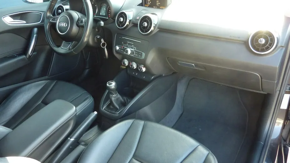AUDI A1 -