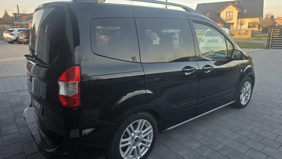 FORD Tourneo Courier -