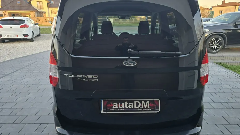 FORD Tourneo Courier -