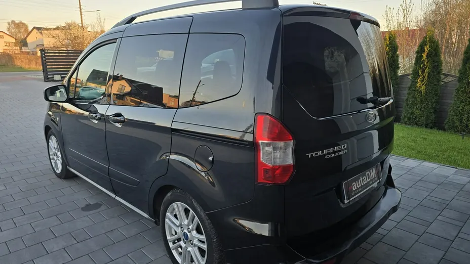 FORD Tourneo Courier -