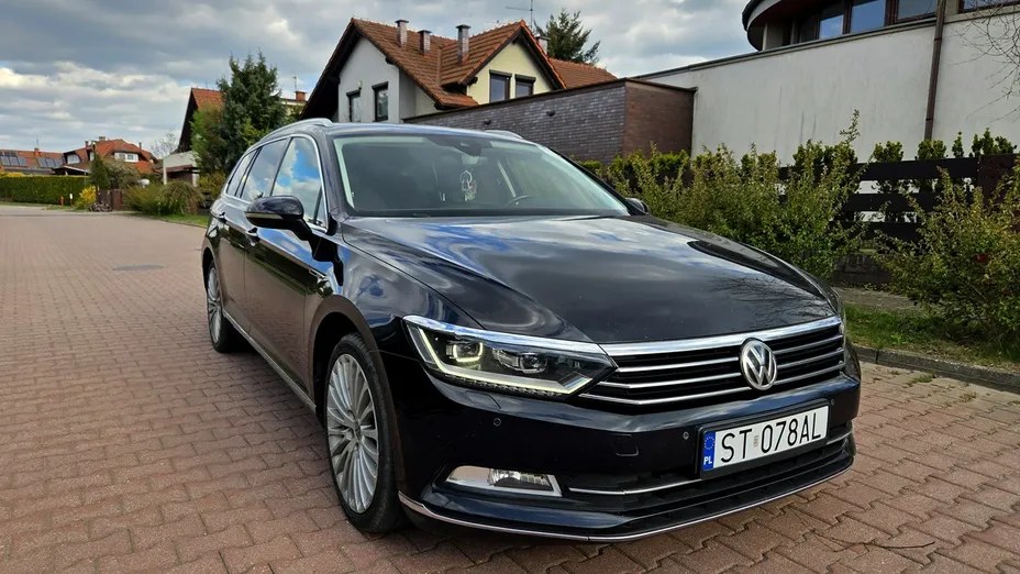 VOLKSWAGEN Passat -