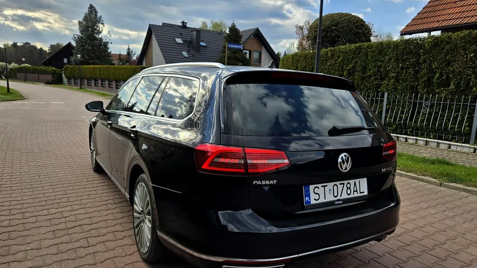 VOLKSWAGEN Passat -