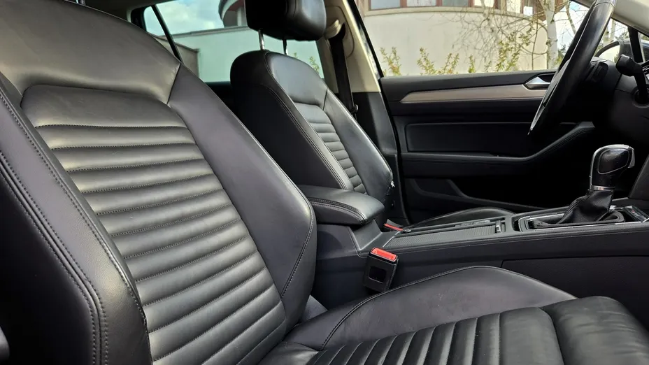VOLKSWAGEN Passat -