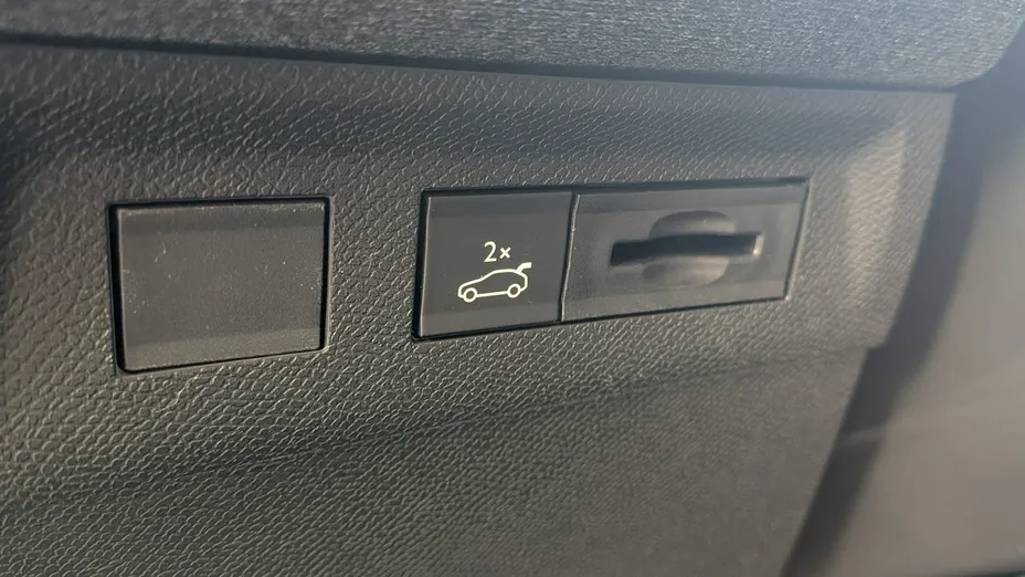 OPEL Grandland X -