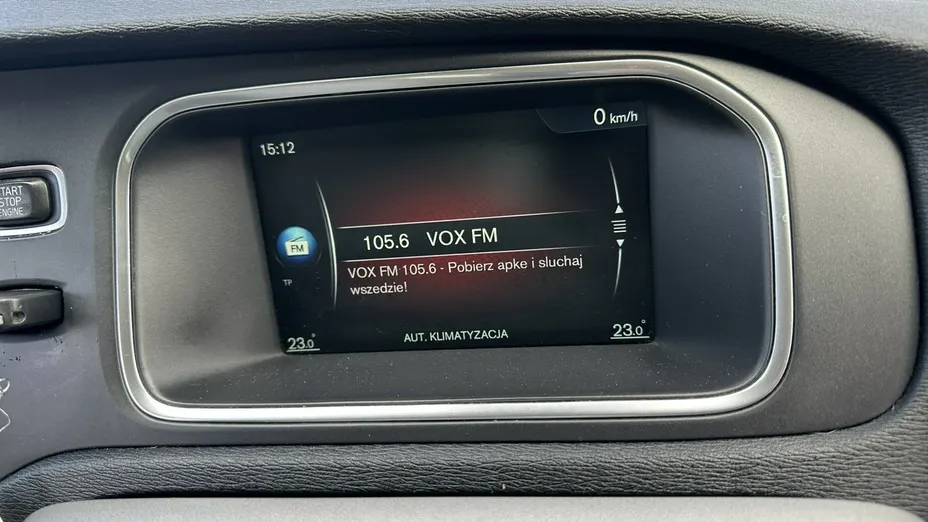 VOLVO V40 -