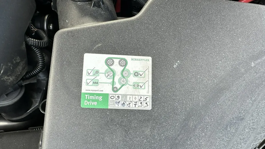 VOLVO V40 -