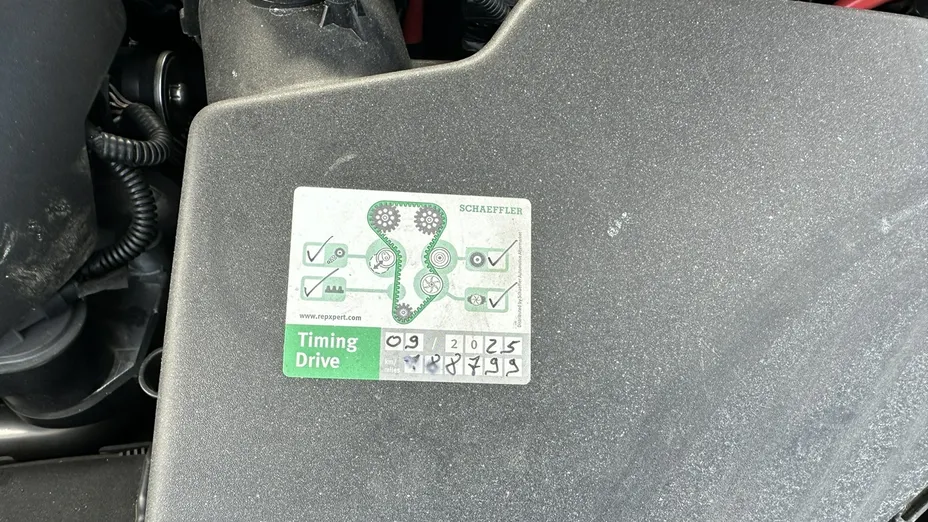 VOLVO V40 -