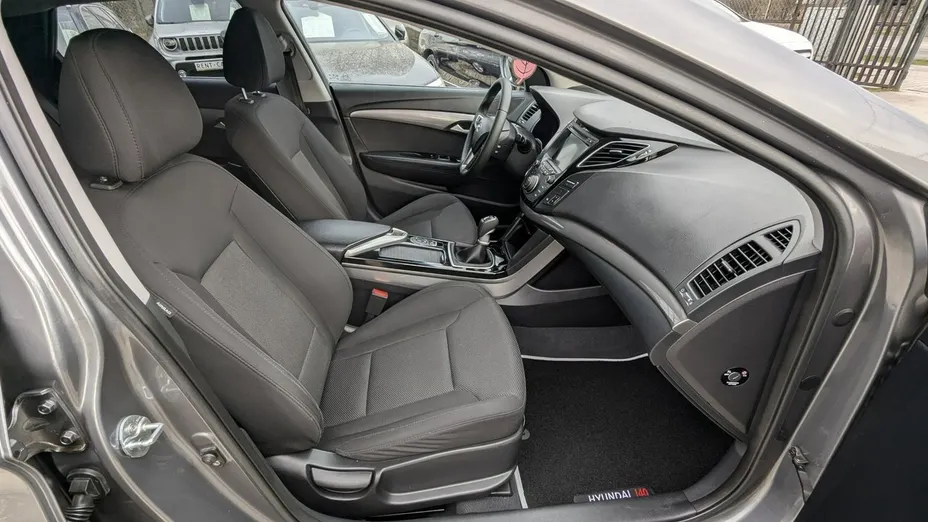 HYUNDAI i40 -