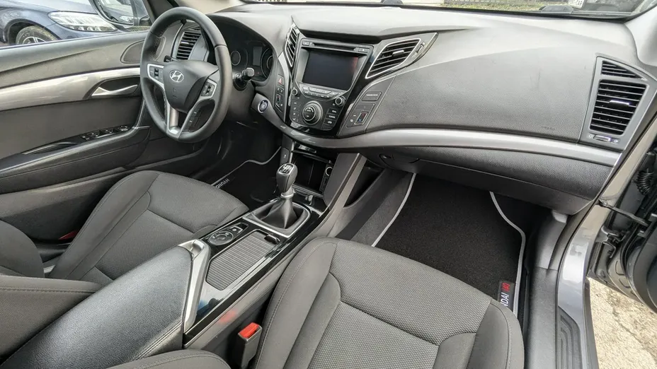 HYUNDAI i40 -