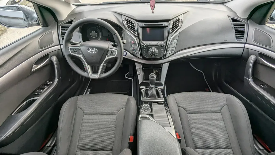 HYUNDAI i40 -