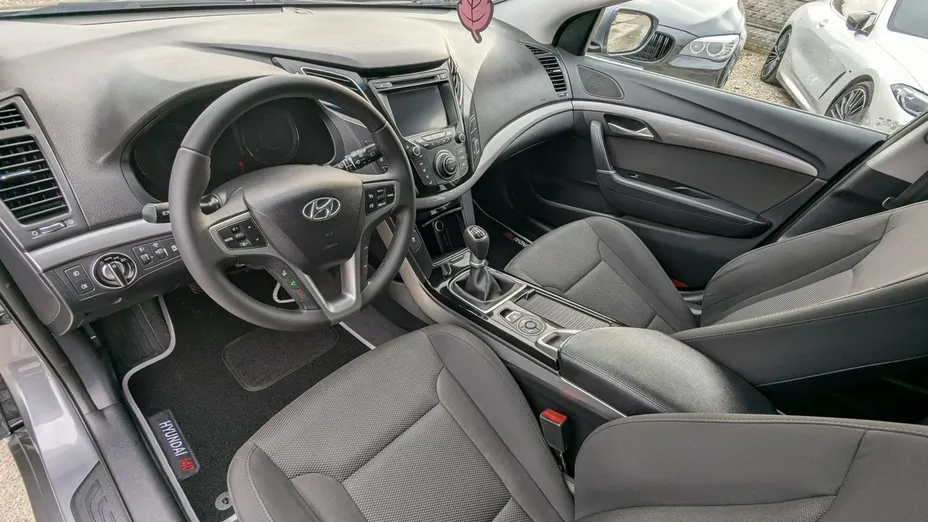 HYUNDAI i40 -
