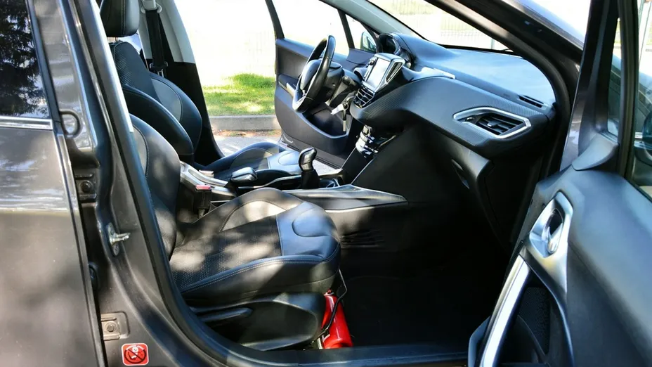 PEUGEOT 2008 -