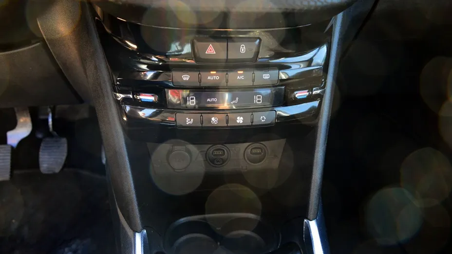 PEUGEOT 2008 -