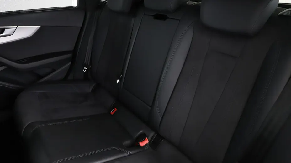 AUDI A4 -